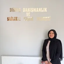 Dyt. Zeynep Yılmaz — Diyetisyen, Sakarya. Portre fotoğrafı.