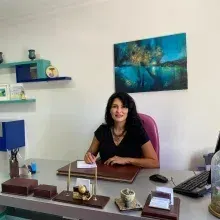 Uzm. Dr. Jülide Duran — Kadın Hastalıkları Ve Doğum, Balıkesir. Portre fotoğrafı.