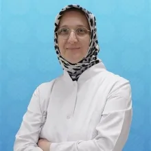 Dr. Öğr. Üyesi Esra Karaaslan — Göğüs Hastalıkları, Küçükçekmece, İstanbul. Portre fotoğrafı.