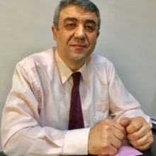 Prof. Dr. Mehmet Zarifoğlu — Nöroloji, Nilüfer, Bursa. Portre fotoğrafı.