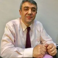 Prof. Dr. Mehmet Zarifoğlu — Nöroloji, Nilüfer, Bursa. Portre fotoğrafı.