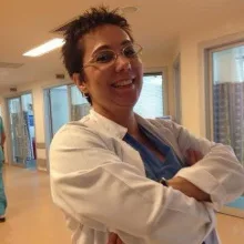 Uzm. Dr. İlkut Apaydın Özer — Kardiyoloji, Seyhan, Adana. Portre fotoğrafı.