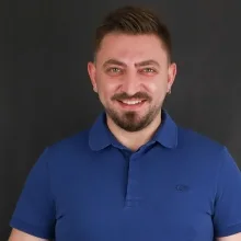 Uzm. Dt. Derviş Emre Ercan — Çankaya, Ankara. Portre fotoğrafı.