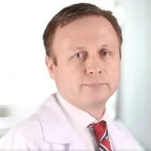 Prof. Dr. Özcan Öztürk — Kulak Burun Boğaz, Bahçelievler, İstanbul. Portre fotoğrafı.