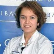 Doç. Dr. Gülcan Abalı — Kardiyoloji, Seyhan, Adana. Portre fotoğrafı.