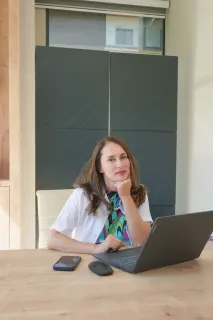 Op. Dr. Yuliya Doster profilinde yer alan galeri fotoğrafı.