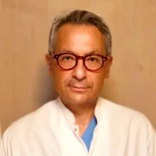 Prof. Dr. Erhan Çelikoğlu — Beyin Ve Sinir Cerrahisi, Bahçelievler, İstanbul. Portre fotoğrafı.