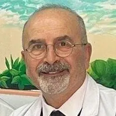 Doç. Dr. Arif Bahar — Çocuk Sağlığı Ve Hastalıkları, Ankara. Portre fotoğrafı.