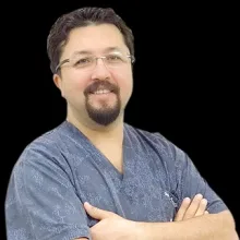 Op. Dr. Özgür Erdem — Plastik Rekonstrüktif Ve Estetik Cerrahi. Portre fotoğrafı.