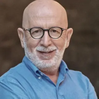 Prof. Dr. Aytekin Oğuz profilinde yer alan galeri fotoğrafı.