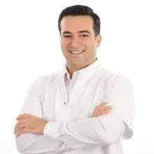 Dt. Harun Bağcı — Diş Hekimi, Kadıköy, İstanbul. Portre fotoğrafı.