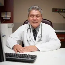 Uzm. Dr. Behiç Oral — Enfeksiyon Hastalıkları, Çankaya, Ankara. Portre fotoğrafı.