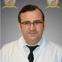 Uzm. Dr. Yahya Öztürk — İç Hastalıkları, İstanbul. Portre fotoğrafı.