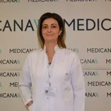 Op. Dr. Durdane Nil Okur — Kadın Hastalıkları Ve Doğum, Selçuklu, Konya. Portre fotoğrafı.
