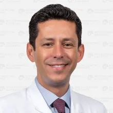 Op. Dr. Doğan Vatansever — Zeytinburnu, İstanbul. Portre fotoğrafı.
