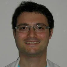 Dr. Dt. ihsan Cemal Melek — Hatay. Portre fotoğrafı.