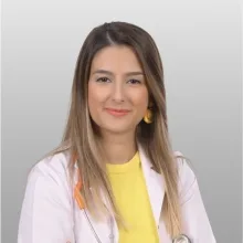 Uzm. Dr. Merve Öncel Alanyalı — Çocuk Sağlığı Ve Hastalıkları, Konak, İzmir. Portre fotoğrafı.