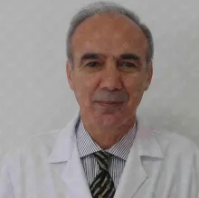 Dr. Namık Şahin — Çocuk Nefrolojisi, Çankaya, Ankara. Portre fotoğrafı.