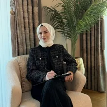 Kl. Psk. Zeynep Kalkan — Psikoloji, İstanbul. Portre fotoğrafı.