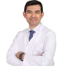 Doç. Dr. Hakan Dağıstan — Kulak Burun Boğaz, Konya. Portre fotoğrafı.