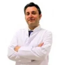 Uzm. Dr. Ulaş Karadamar — Anesteziyoloji Ve Reanimasyon, Antalya. Portre fotoğrafı.