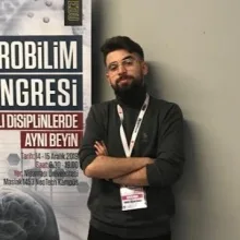 Dkt. İsmail Erkam Kabak — Dil ve Konuşma Terapisi, İstanbul. Portre fotoğrafı.