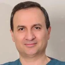 Uzm. Dr. Mehmet Şimşek — Dermatoloji, Diyarbakır. Portre fotoğrafı.