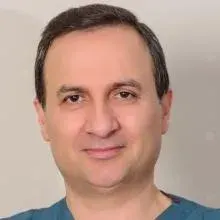 Uzm. Dr. Mehmet Şimşek — Dermatoloji, Diyarbakır. Portre fotoğrafı.