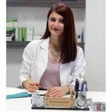 Dyt. Zeynep Başyiğit — Diyetisyen, Antalya. Portre fotoğrafı.