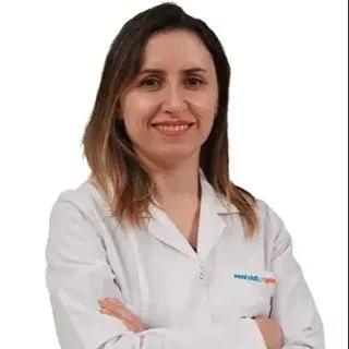 Doç. Dr. Nilüfer İlhan — Göz Hastalıkları, Muratpaşa, Antalya. Portre fotoğrafı.