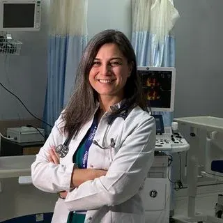 Uzm. Dr. Feyza Kurt — Kardiyoloji, Yalova. Portre fotoğrafı.