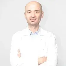 Uzm. Dr. Taylan Temel — İstanbul. Portre fotoğrafı.