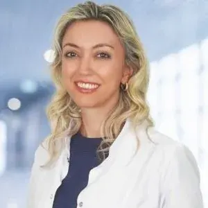 Uzm. Dr. Canan Sapan — Dermatoloji, Amasya. Portre fotoğrafı.