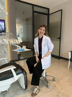 Dr. Dt. İpek Gizem Bekiroğlu profilinde yer alan galeri fotoğrafı.