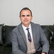 Op. Dr. Hakan Yüzer — Ankara. Portre fotoğrafı.