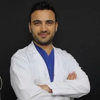 Dr. Mustafa Gümüş — Sertifikalı Medikal Estetik, Şanlıurfa. Portre fotoğrafı.