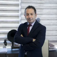 Doç. Dr. Cemil Kaya — Kadın Hastalıkları Ve Doğum, Ankara. Portre fotoğrafı.