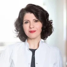 Dr. Öğr. Üyesi Serap Ata — Çocuk Sağlığı Ve Hastalıkları, Kadıköy, İstanbul. Portre fotoğrafı.