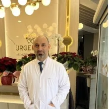 Dt. Ali Ürgen — Diş Hekimi, Kocaeli. Portre fotoğrafı.