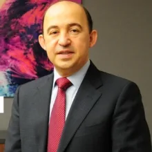 Prof. Dr. Suat Doğancı — Kalp Ve Damar Cerrahisi, Ankara. Portre fotoğrafı.