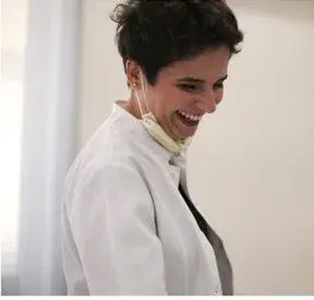 Dr. Dt. Gözde Çobanoğlu profilinde yer alan galeri fotoğrafı.