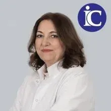 Uzm. Dr. Gülay Şakiroğlu — Dermatoloji, Şişli, İstanbul. Portre fotoğrafı.