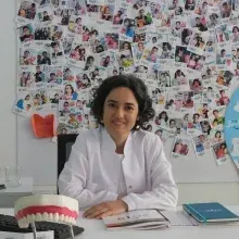 Uzm. Dr. Esma Yıldız — Antalya. Portre fotoğrafı.