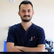 Uzm. Dt. Aytuğ Özbek — İstanbul. Portre fotoğrafı.