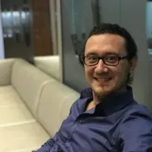 Doç. Dr. Hüseyin Ünübol — Psikiyatri, İstanbul. Portre fotoğrafı.