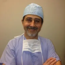 Op. Dr. Nezail Demirciler — Plastik Rekonstrüktif Ve Estetik Cerrahi, İstanbul. Portre fotoğrafı.