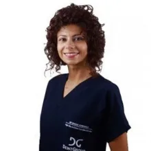 Dr. Dt. Başak Kurdoğlu — Ağız Yüz Ve Çene Cerrahisi, İstanbul. Portre fotoğrafı.