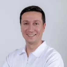 Dr. Dt. Aktan Çelik — Ankara. Portre fotoğrafı.