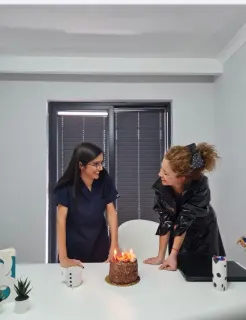 Dkt. Emel Gürler profilinde yer alan galeri fotoğrafı.