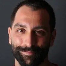 Dt. Murat Özkurt — Diş Hekimi, Adana. Portre fotoğrafı.